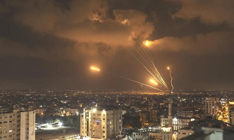 Bombardamenti di Israele su Gaza: 11 morti. Cancellata Juventus-Atletico Madrid