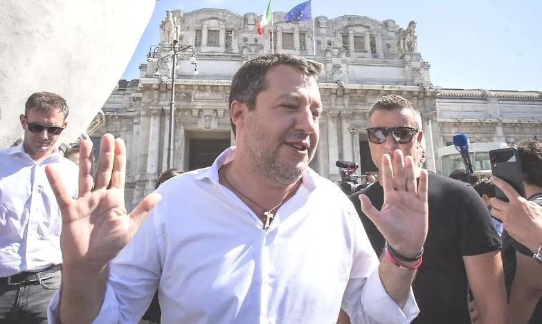 Il "passo indietro" di Salvini: &laquo;I ministri? Li sceglieremo dopo il voto&raquo;