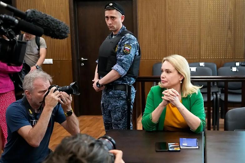 Marina Ovsyannikova di nuovo arrestata a Mosca