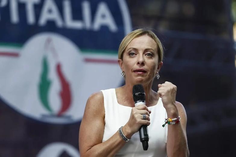 Meloni fa sul serio: &laquo;La candidata premier c&rsquo;est moi...&raquo;. E il Cav conferma: &laquo;Sar&agrave; adeguata!&raquo;