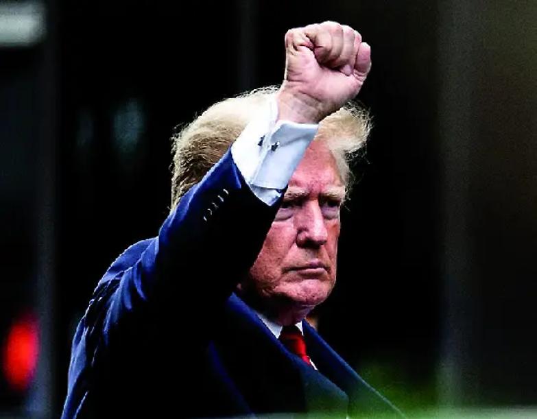 Trump non risponde alle domande della procuratrice