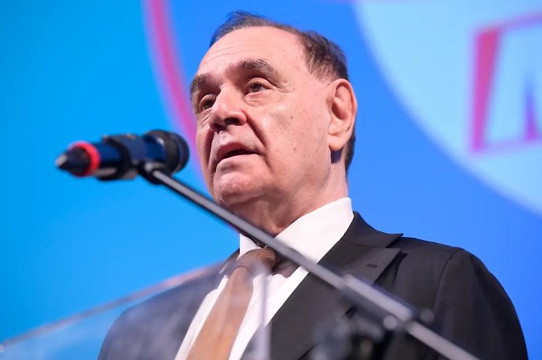 Mastella: &laquo;Letta pagher&agrave; l&rsquo;idiozia di adottare l&rsquo;agenda Draghi e poi allearsi con Fratoianni&raquo;