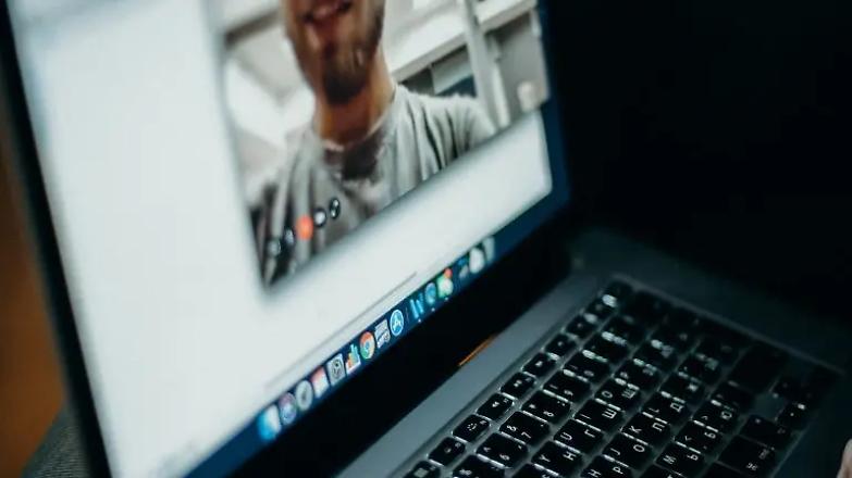 &ldquo;Telefonate libere per i detenuti: cos&igrave; si ferma l&rsquo;ecatombe dei suicidi in cella&rdquo;