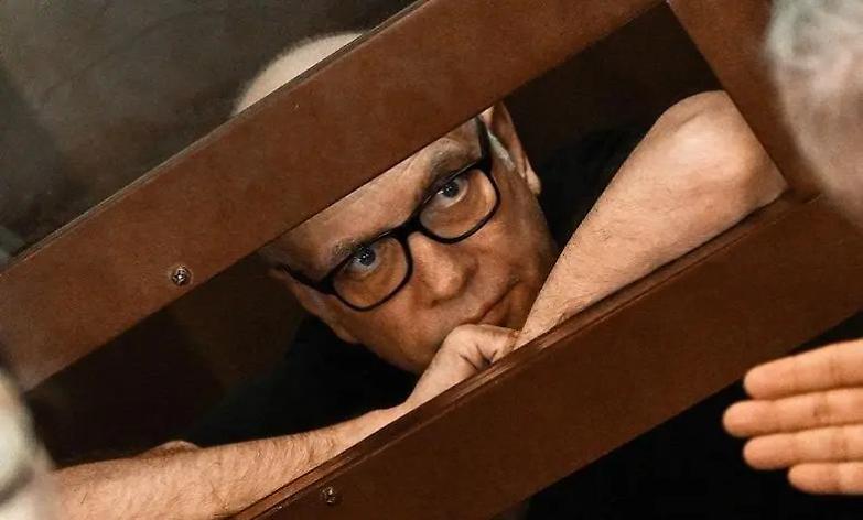 Critica la guerra di Putin: avvocato sbattuto in cella