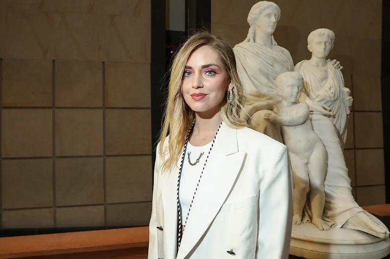 Chiara Ferragni contro Meloni: &laquo;Rischiamo una politica anti aborto&raquo;