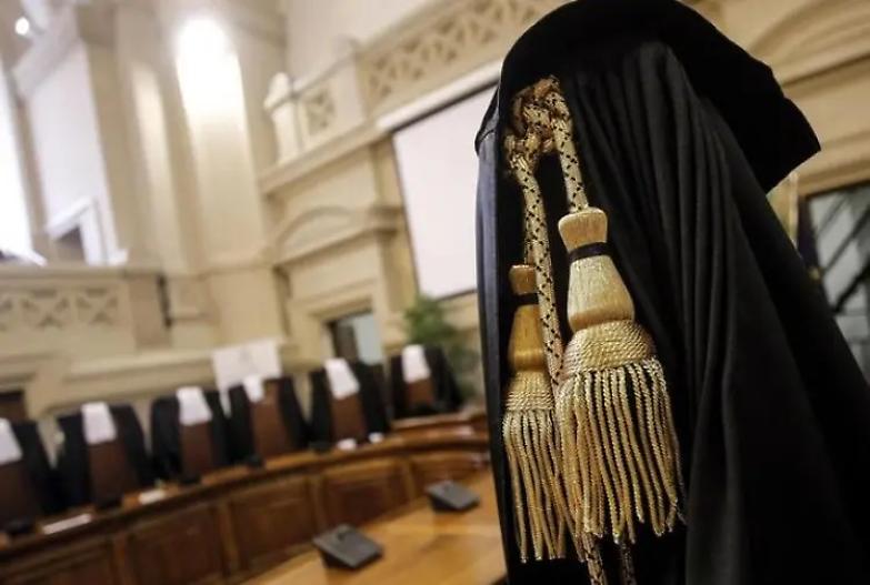 &ldquo;Un&rsquo;avvocata non pu&ograve; difendere uno stupratore!&rdquo;. A Piacenza torna la legge del web