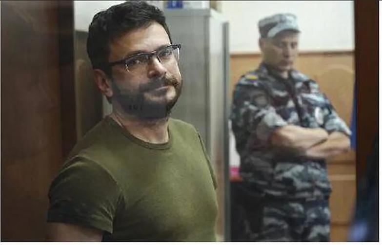 Il destino degli oppositori di Putin che scelgono di resistere al regime rimanendo in Russia