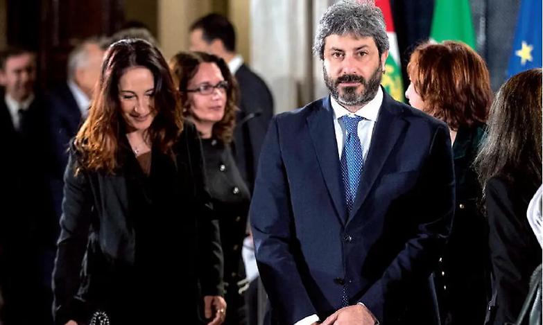 &laquo;Col M5S anche fuori dal Palazzo&raquo;. Fico e gli altri big restano in tricea