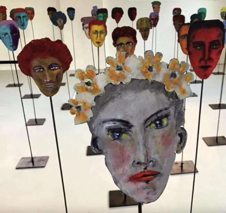 Personae, le maschere anonime del Quarto Stato si sottraggono alla massa per cercare un&rsquo;identit&agrave;