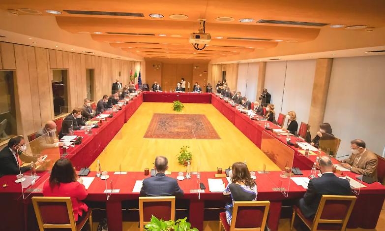 Csm, nessuna fuga: i magistrati votano in massa per &ldquo;tutelarsi&rdquo;