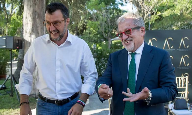 Bufera in casa Lega, Roberto Maroni chiede un nuovo segretario