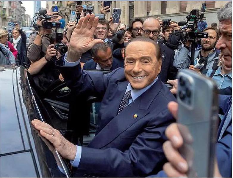 Cos&igrave; Silvio prova a ritagliarsi il ruolo di regista dell&rsquo;operazione di governo