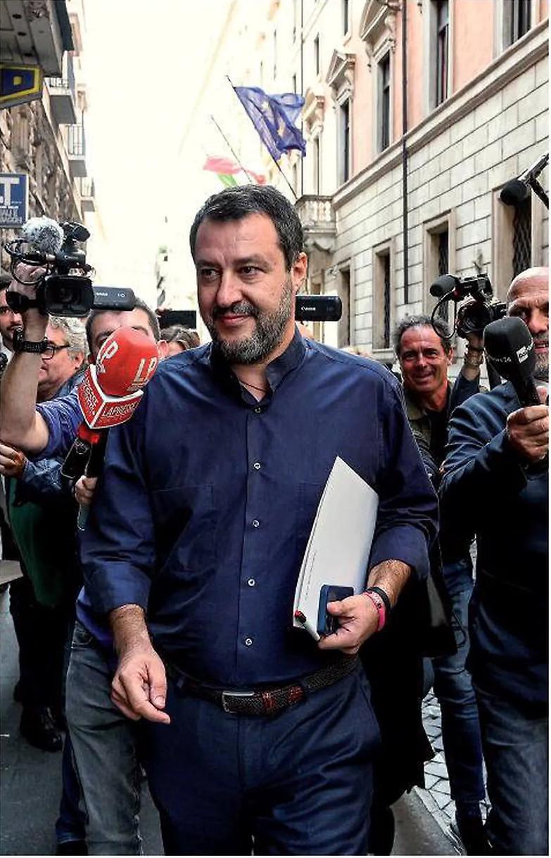 Bossi &ldquo;rientra&rdquo; in Parlamento: bene, ma evitiamo di santificarlo