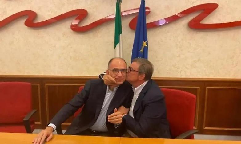 Calenda vede la scissione del Pd: una parte vuole l'alleanza con i 5Stelle...