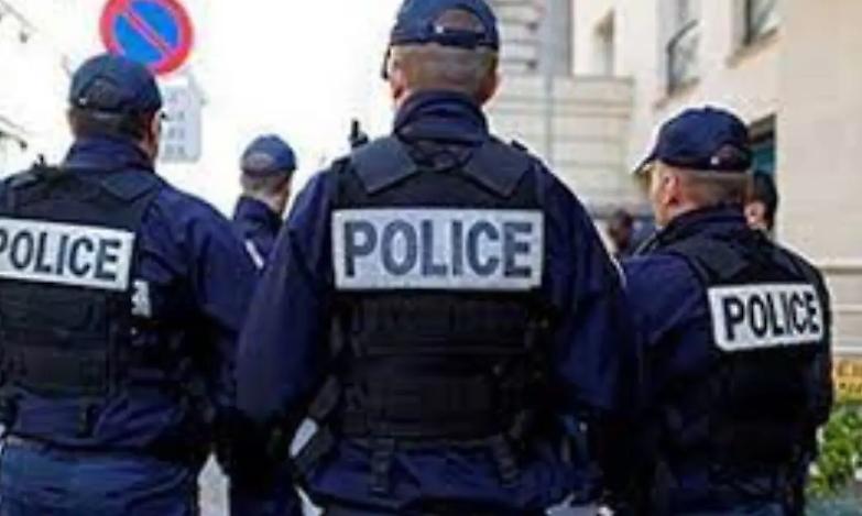 Francia, scontro a fuoco con una 18enne: la polizia la uccide