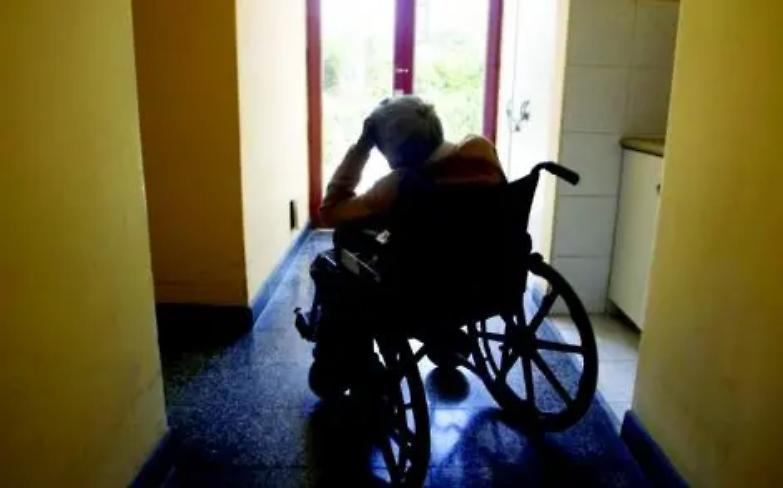 Roma, scoperta una casa famiglia per anziani non in regola