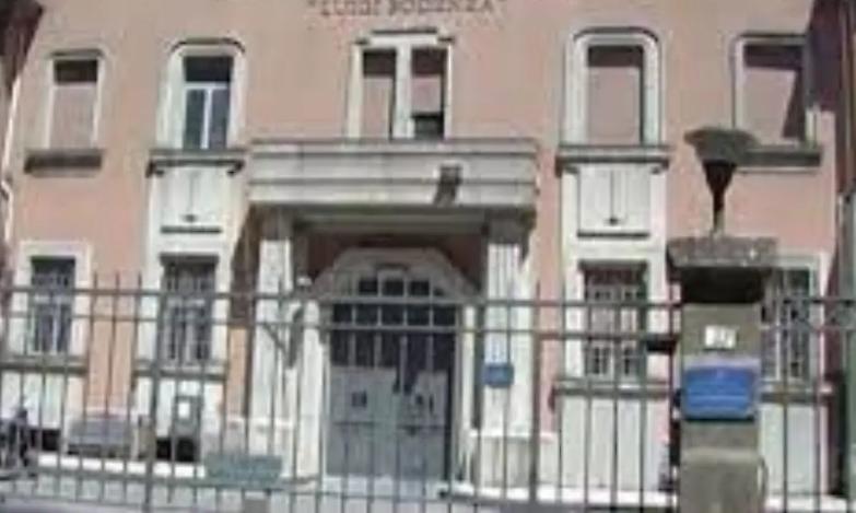 L'accusa: droga ai detenuti. Arrestato cappellano del carcere di Enna