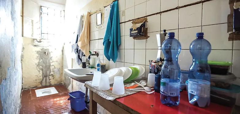 Libera la donna di 85 anni Ma sono oltre mille i reclusi ultra70enni...