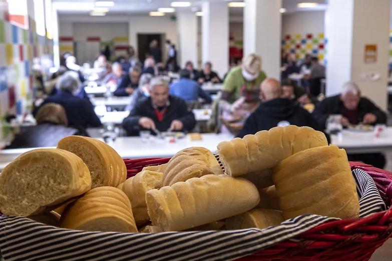 L'allarme Caritas: due milioni di famiglie vivono in povert&agrave; assoluta