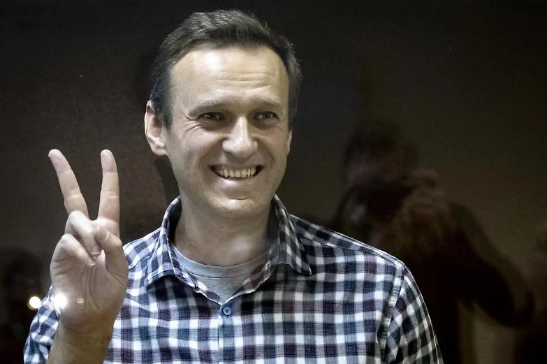 Per Alexei Navalny confermata la condanna a nove anni per frode e disprezzo alla Corte