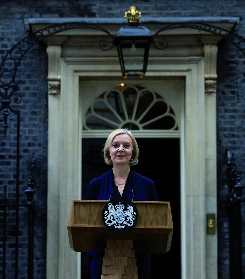 Anche Liz si dimette La pazza politica dell&rsquo;Inghilterra post- Brexit...