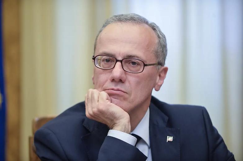 Elio Vito e il governo Meloni: la prima puntata di una lunga guerra