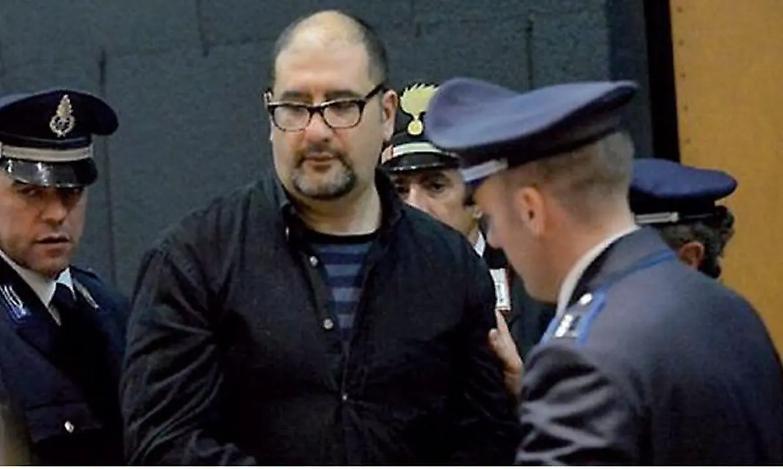 Un anarchico al 41 bis, Cospito trattato come un boss. &laquo;Pronto a lasciarmi morire di fame&raquo;