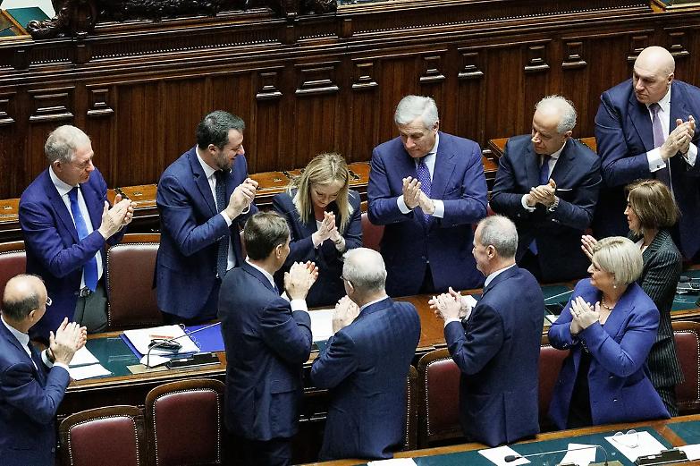 Meloni incassa la fiducia alla Camera: 235 s&igrave;, 154 no e 5 astenuti