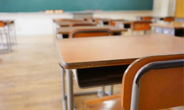 Rovigo, docente in classe colpita con una pistola ad aria compressa