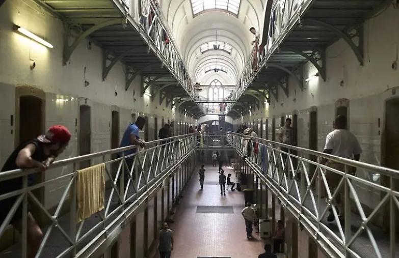 Ennesimo suicidio, ma sulle carceri ambiguit&agrave; anche nel governo