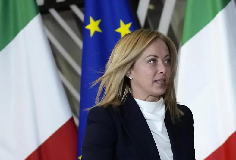 Meloni debutta a Bruxelles: scontro in Ue su Recovery e migranti