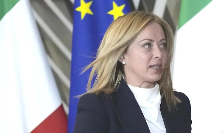 La comunit&agrave; politica le sezioni polverose e qualche sgrammaticatura. Studiate Giorgia Meloni...