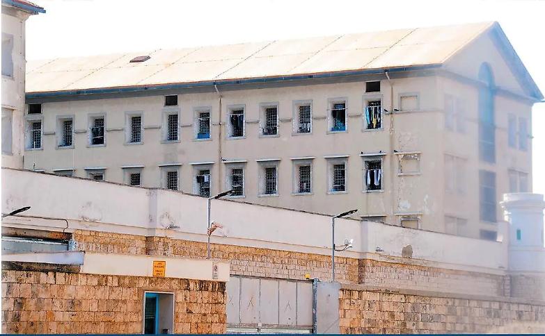 L&rsquo;ostativo genera mostri: in cella per 200 euro, tenta il suicidio, &egrave; in coma