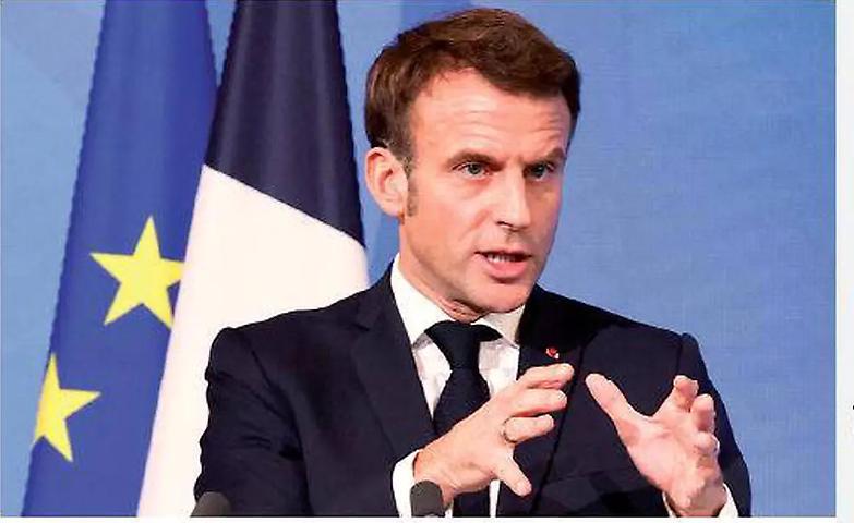 Quel folle braccio di ferro con Parigi sui migranti che ci allontana dalla Ue