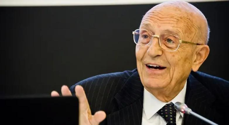 Cassese: &laquo;Migranti, fare la voce grossa non &egrave; nell&rsquo;interesse nazionale&raquo;