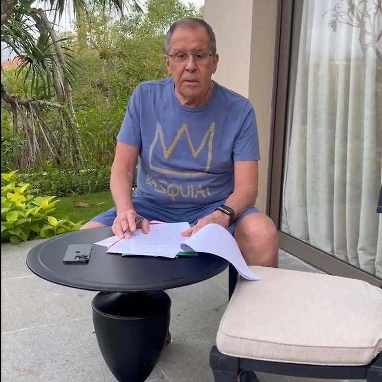 Giallo sul ricovero di Lavrov: Mosca smentisce e diffonde un suo video a Bali