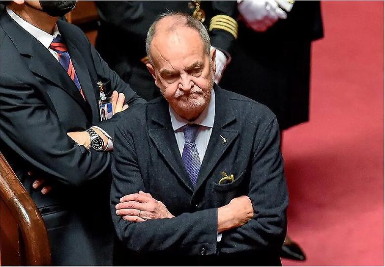 Autonomia, il passo indietro di Calderoli per non far implodere subito il governo