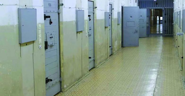 &Egrave; al 41 bis e gli vietano di regalare la brioche alla nipotina di 4 anni che era andata a trovarlo