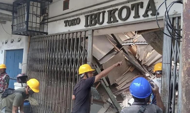 Forte scossa di terremoto in Indonesia, oltre 40 morti e centinaia di feriti