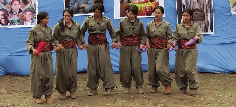 &laquo;Conoscersi per emanciparsi: ecco la lezione delle donne curde...&raquo;