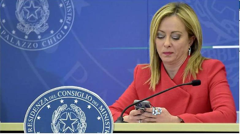 Il patto di via della Scrofa tra Calenda e Meloni parte dall&rsquo;abuso d&rsquo;ufficio