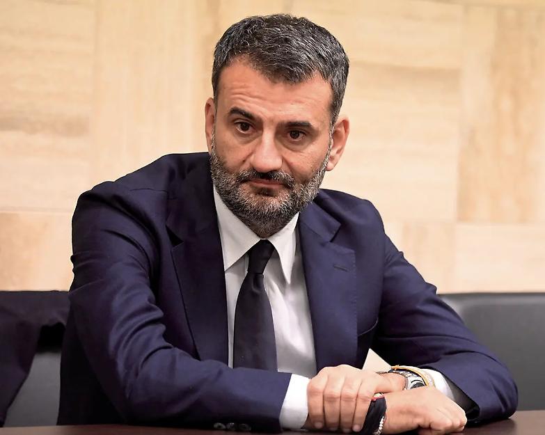 Pichetto: &laquo;Ho usato parole forti...&raquo; Ma Decaro replica: &laquo;&Egrave; stato volgare&raquo;