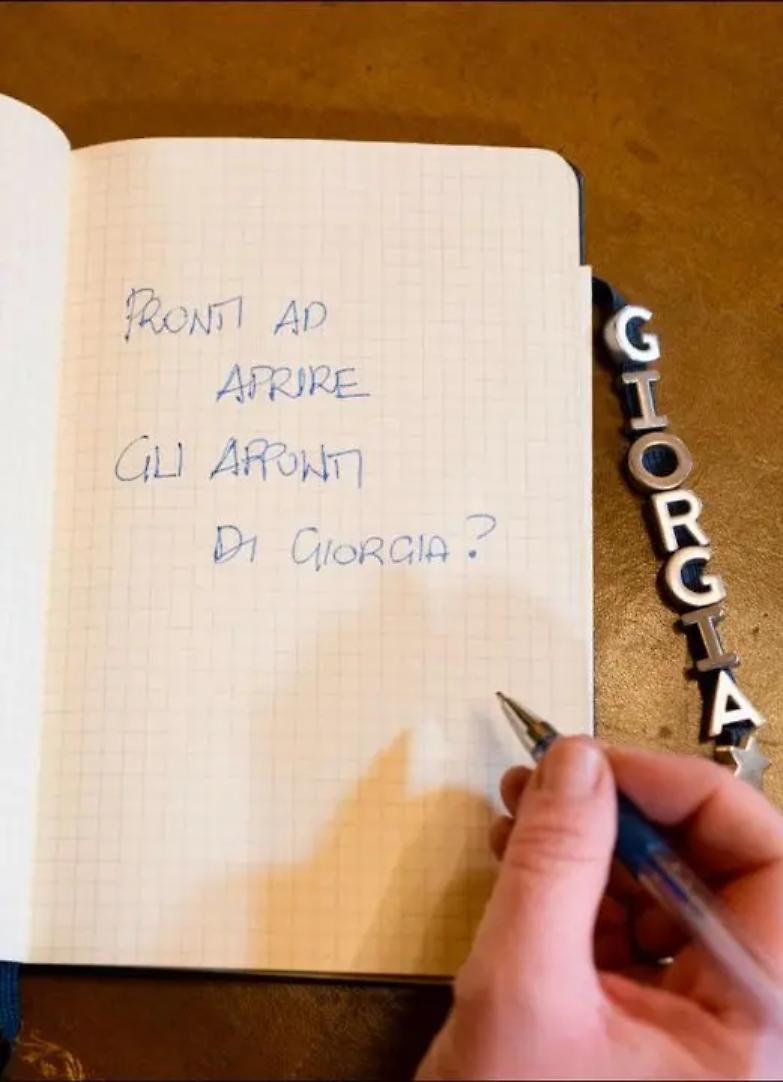 "Gli appunti di Giorgia", la rubrica social per spiegare le sue scelte politiche