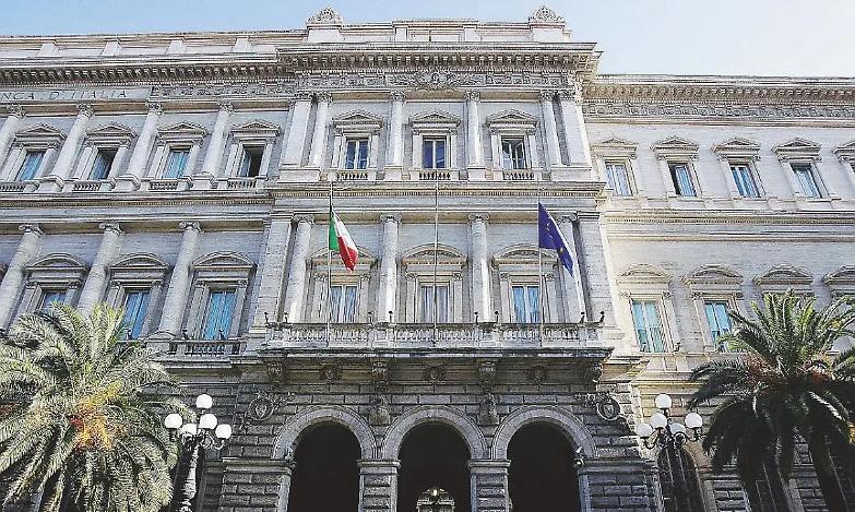 &laquo;Le soglie pi&ugrave; alte all'uso del contante favoriscono l'evasione fiscale&raquo;