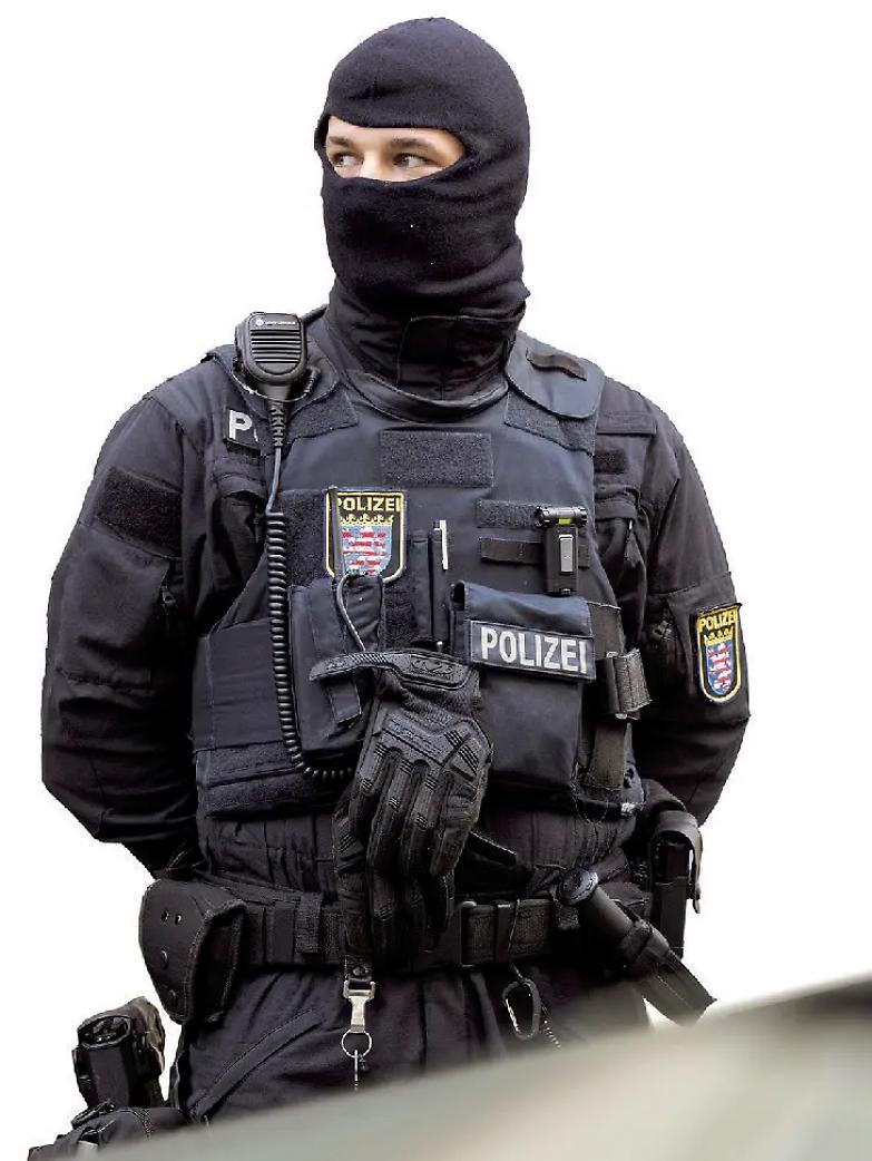 Berlino sventa tentativo di golpe &laquo;Volevano colpire il Bundestag&raquo;