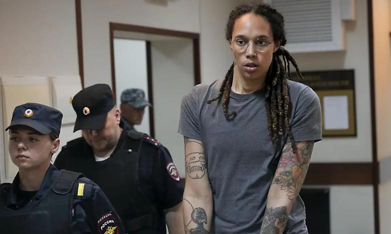 Scambio di prigionieri tra Usa e Russia: liberata la cestista Brittney Griner