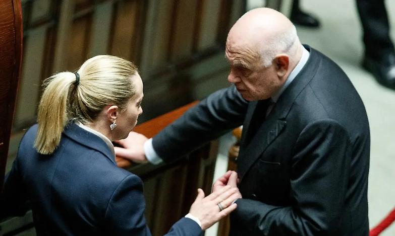 Meno intercettazioni, anzi no. I rave mandano il governo in tilt