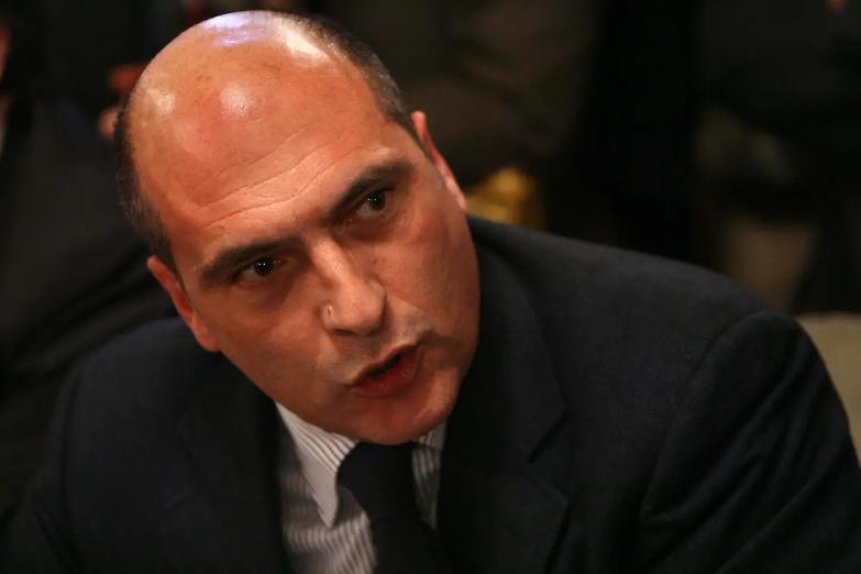 Il Pd sospende Andrea Cozzolino da tutti gli organismi di partito