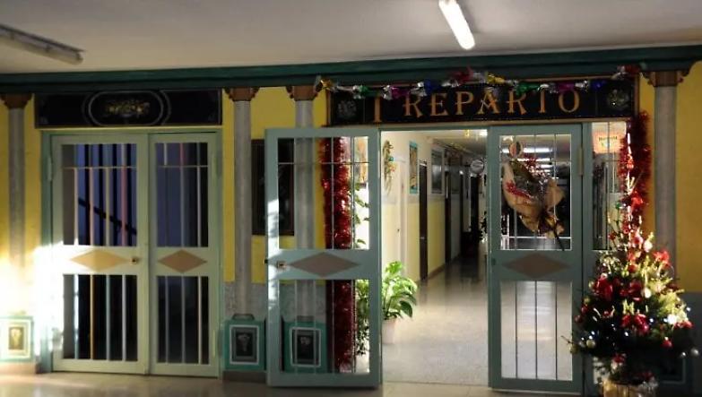 &laquo;Una padella come forno e una cravatta di carta. Ecco il nostro Natale in cella&raquo;