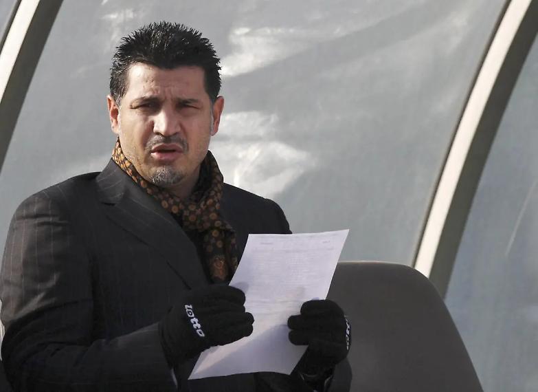 Ali Daei, bloccato l&rsquo;aereo con la famiglia del calciatore anti-ayatollah
